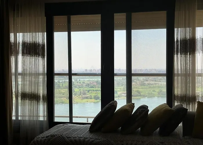 Private Jacuzzi 2Br Apt Nile Corniche Maadi