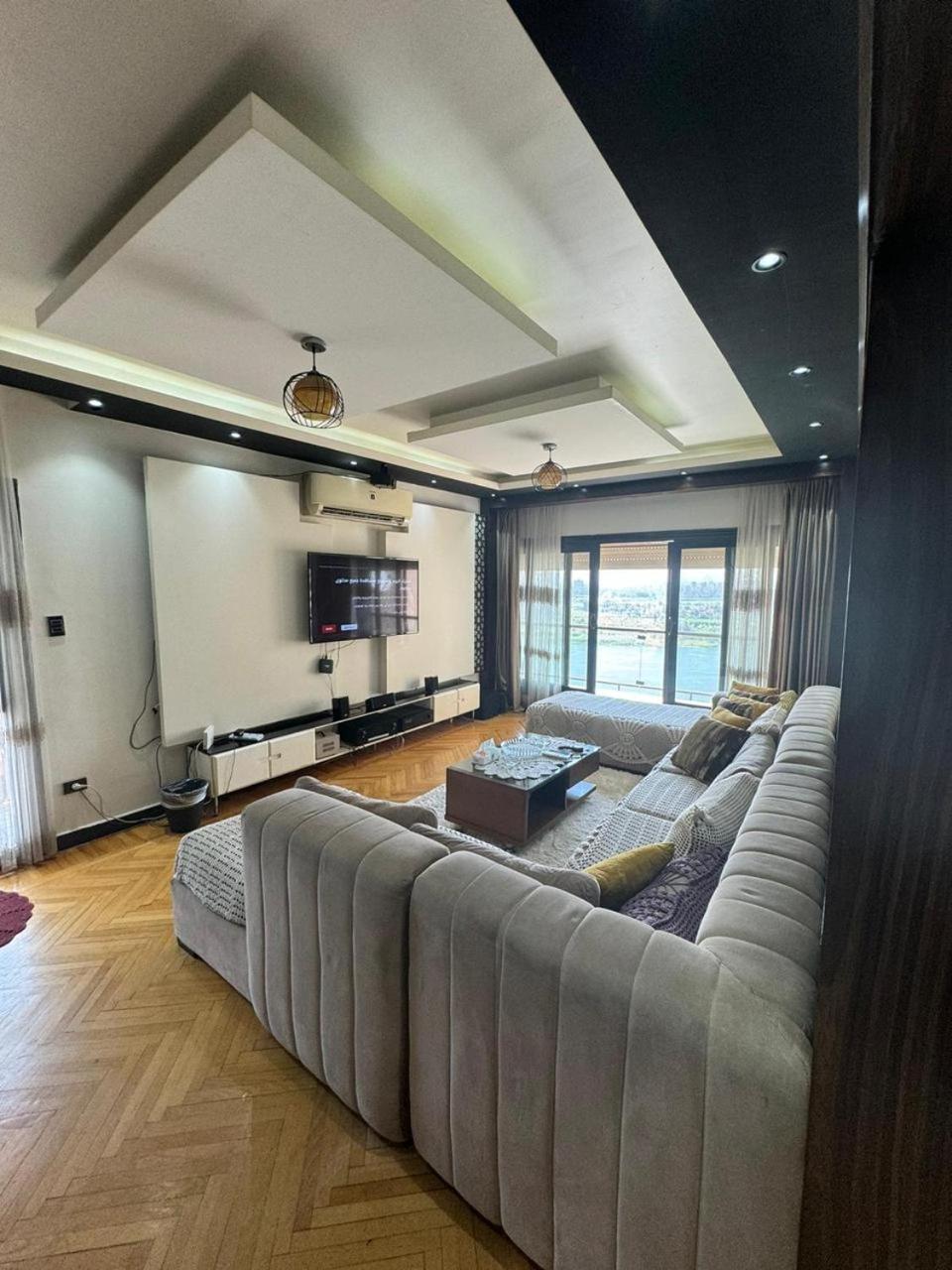 Private Jacuzzi 2br Nile Corniche Maadi Apartment