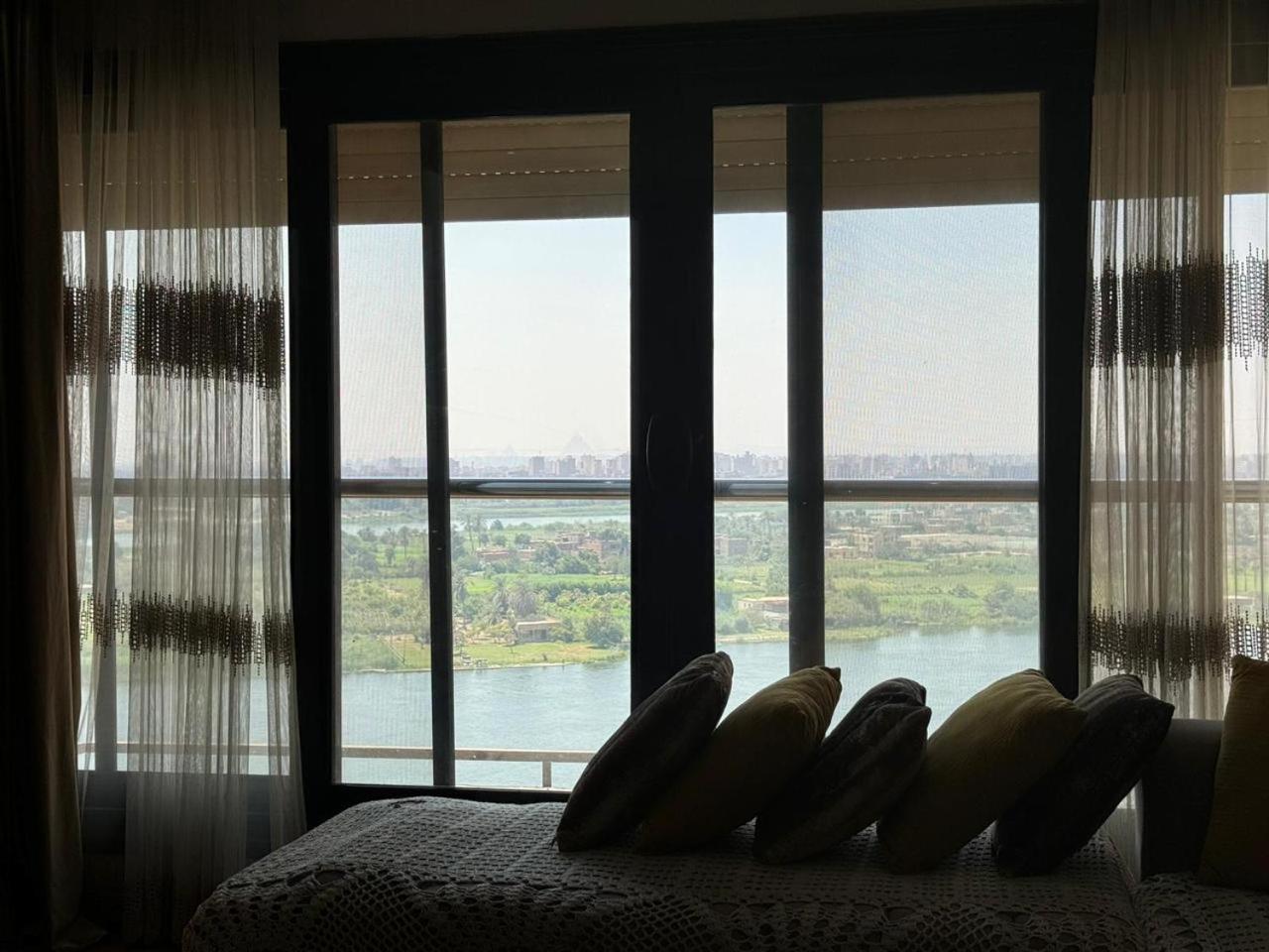 Apartment Private Jacuzzi 2br Nile Corniche Maadi