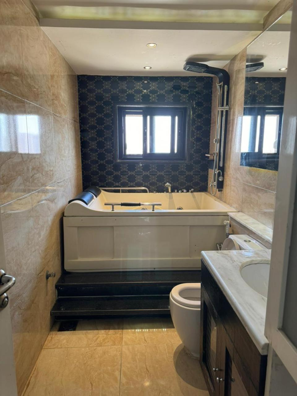 Private Jacuzzi 2br Nile Corniche Maadi Cairo