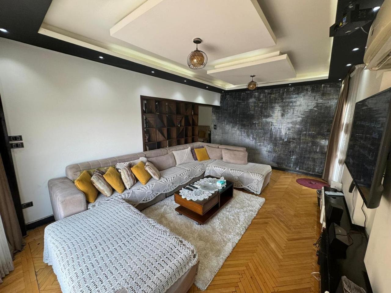 Private Jacuzzi 2br Nile Corniche Maadi Apartamento *