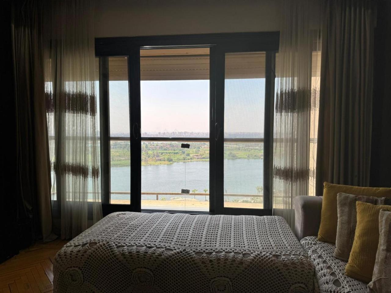 Private Jacuzzi 2br Nile Corniche Maadi Apartamento *
